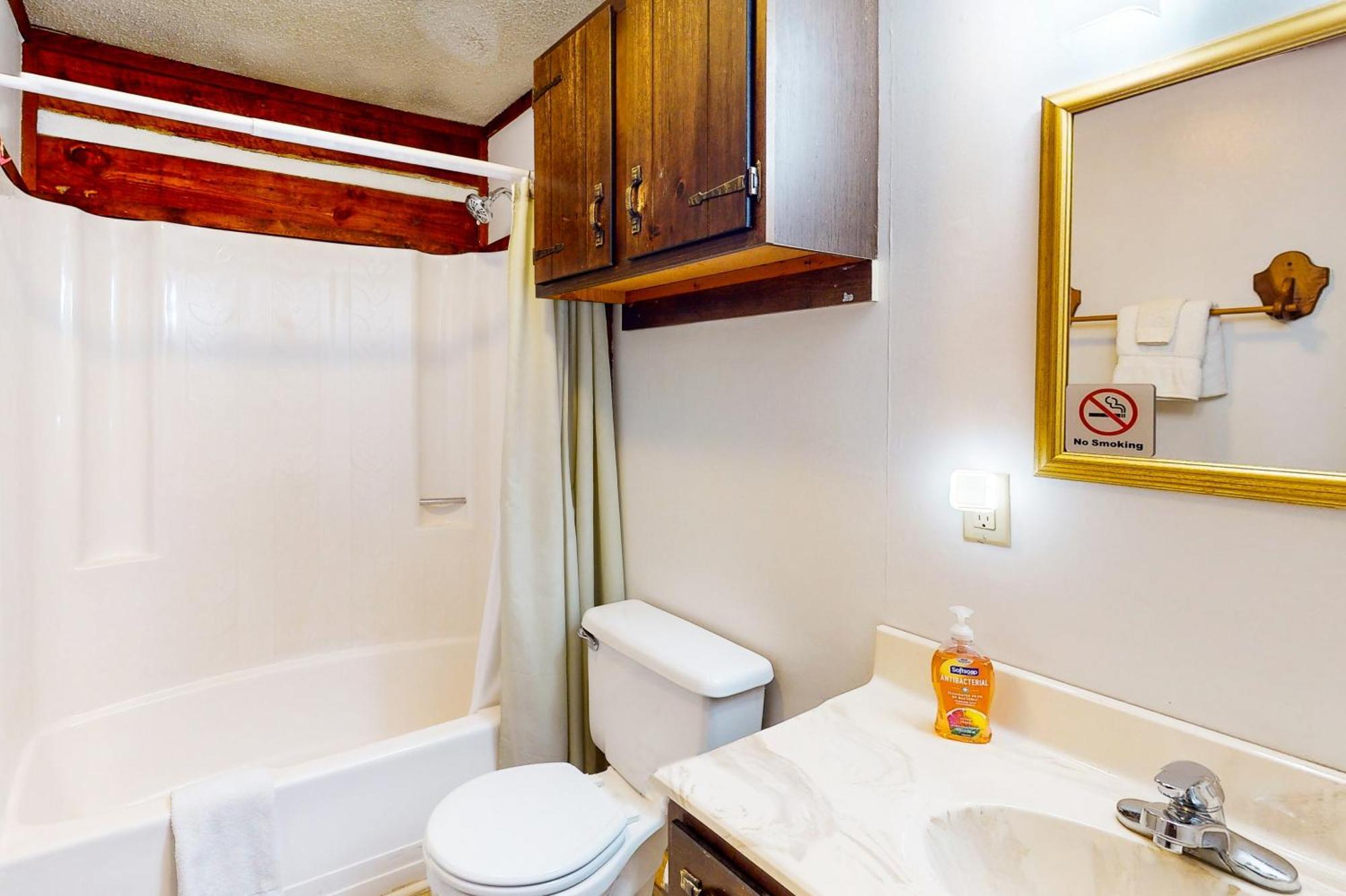 2 Bed 2 Bath Vacation Home In Whittier II Extérieur photo